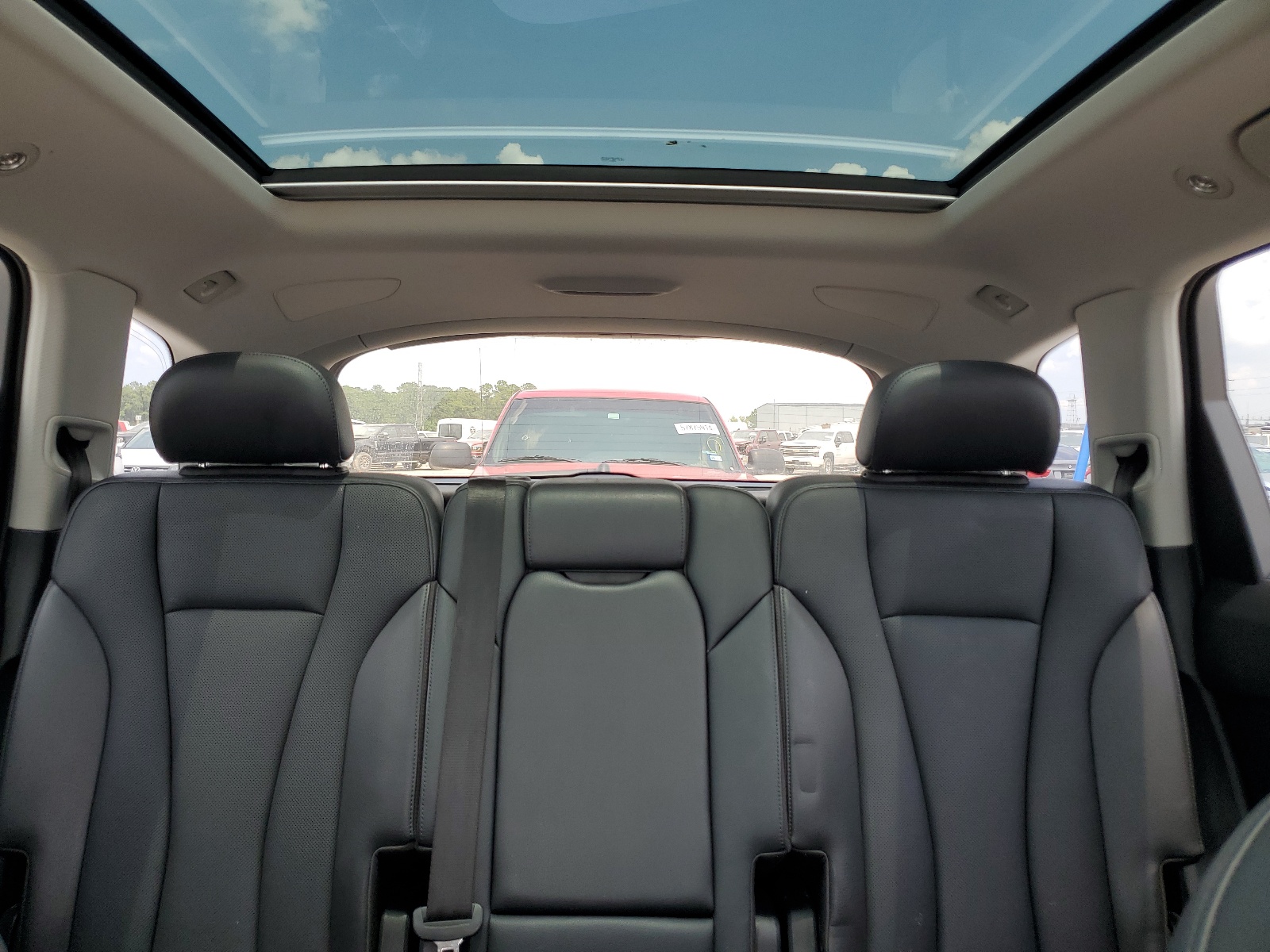 WA1VAAF75KD010073 2019 Audi Q7 Prestige