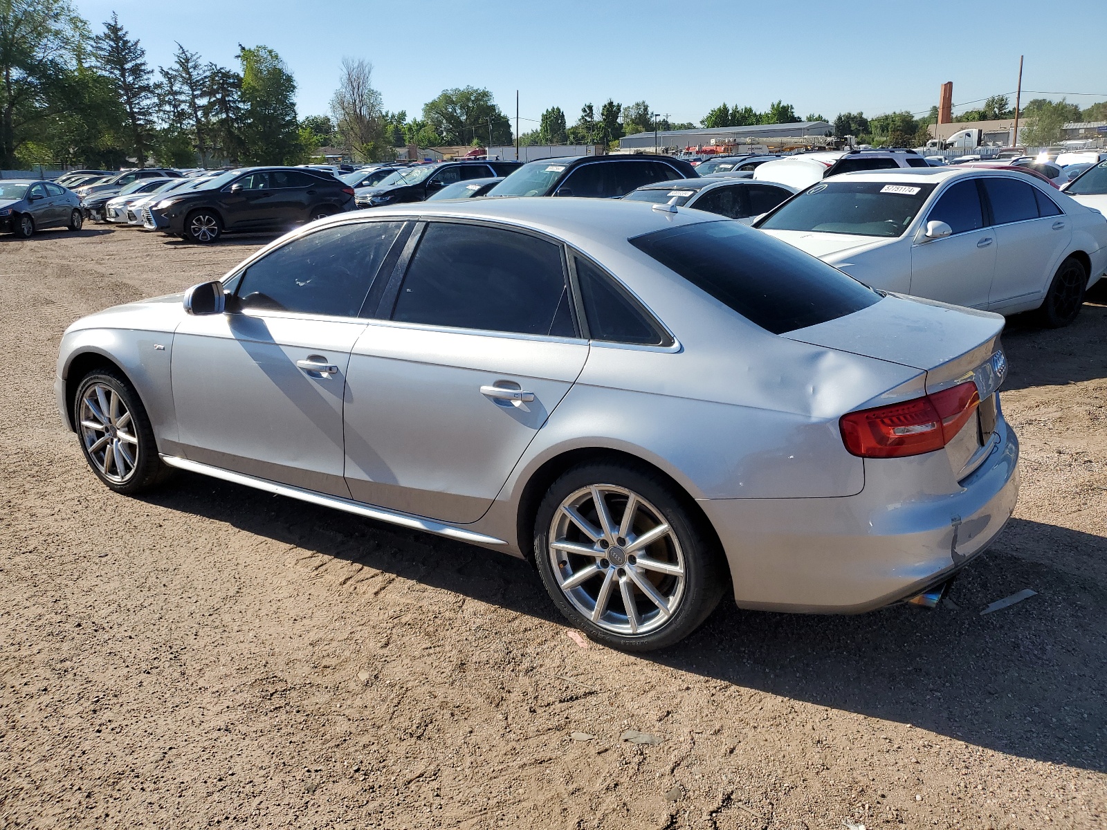 2015 Audi A4 Premium vin: WAUBFAFL6FN027453