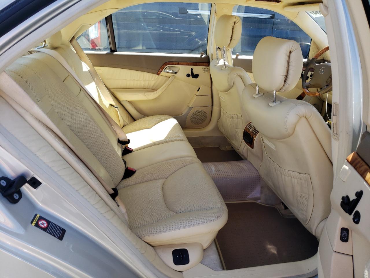 2000 Mercedes-Benz S 500 VIN: WDBNG75J1YA123323 Lot: 58573634