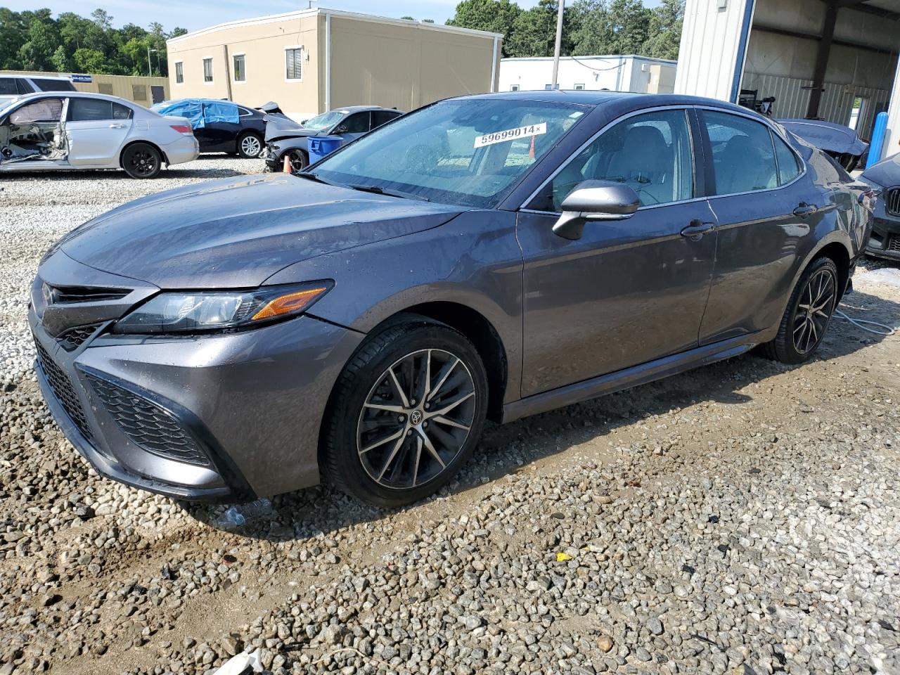 4T1G11AK9NU634355 2022 TOYOTA CAMRY - Image 1