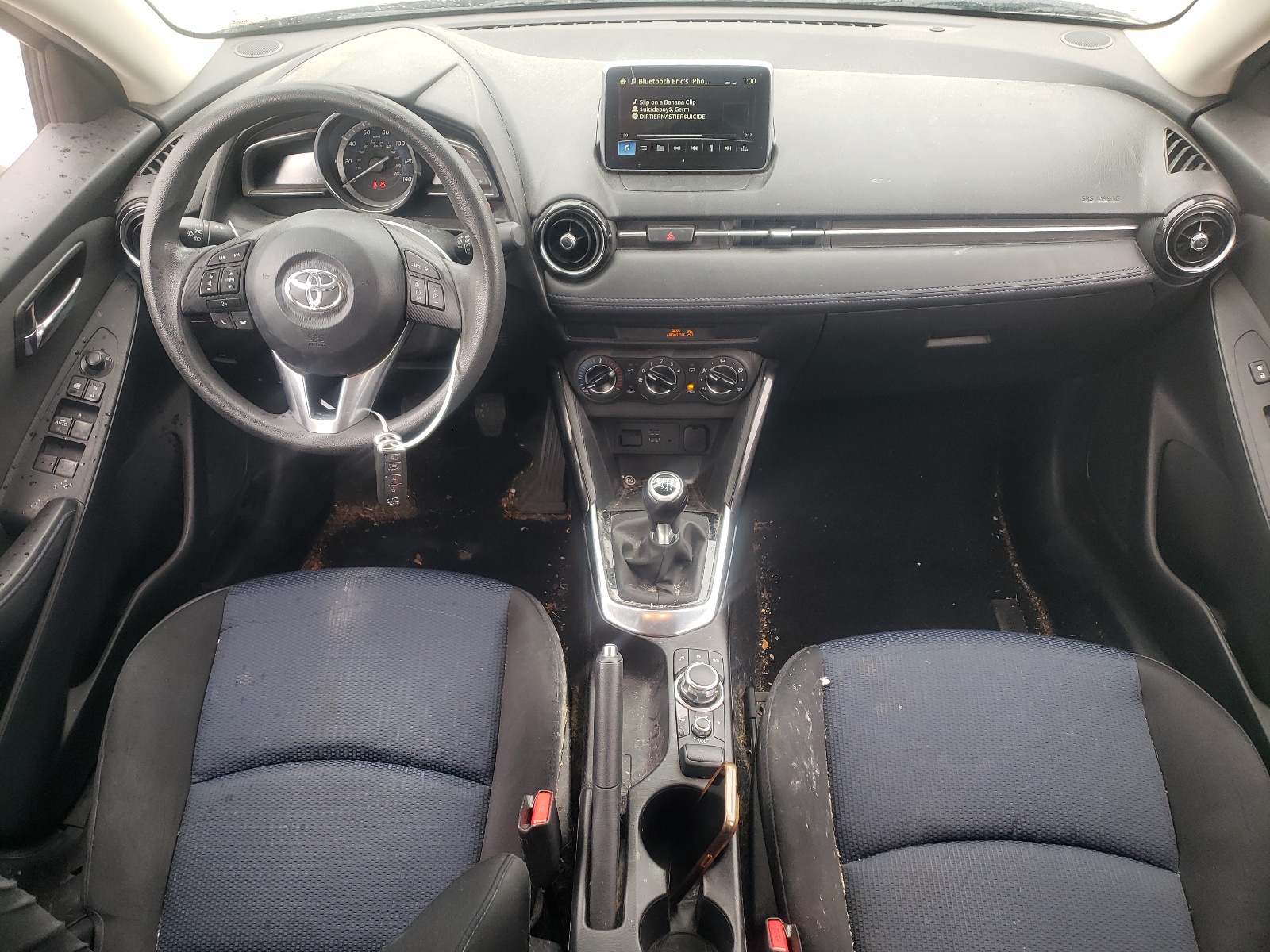 3MYDLBYV5HY149799 2017 Toyota Yaris Ia