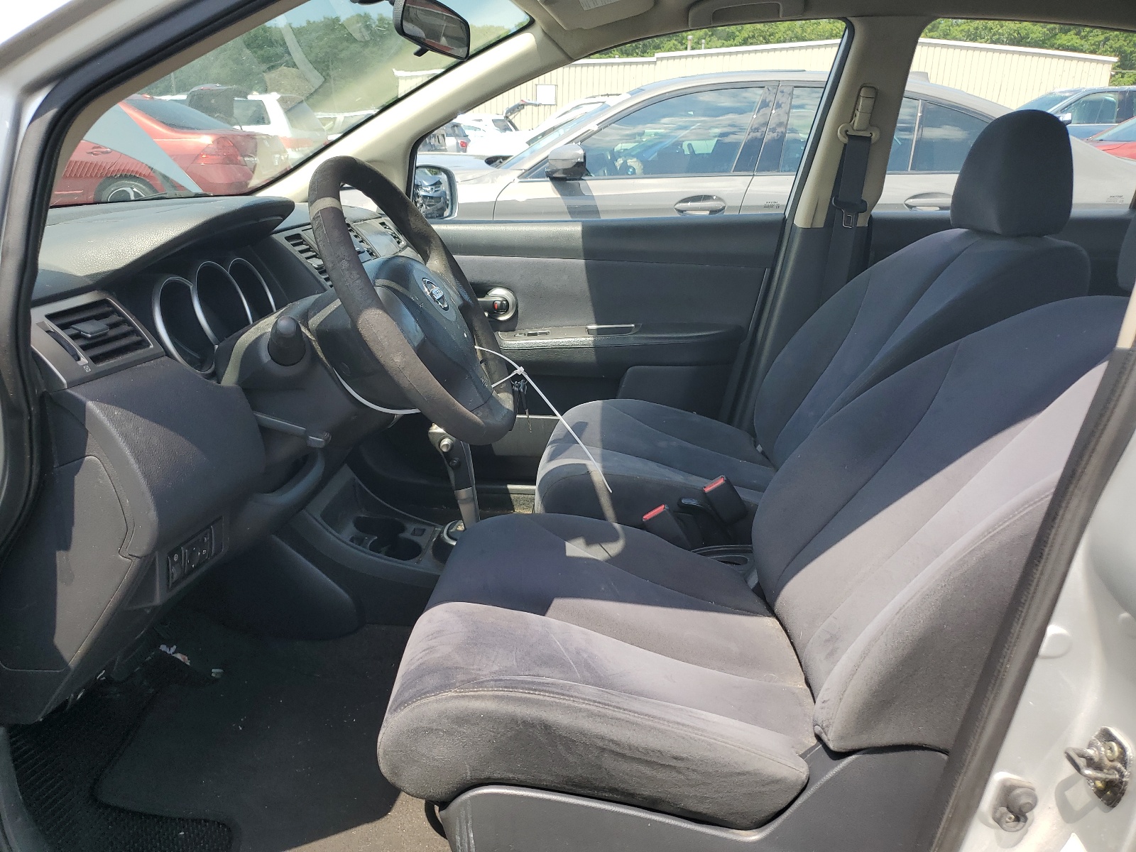 3N1BC13E37L412832 2007 Nissan Versa S