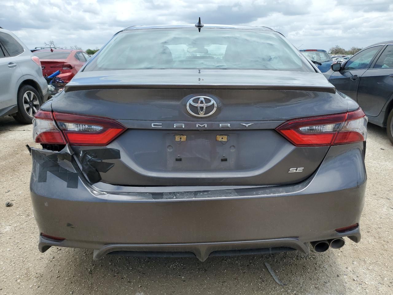 4T1G11AK8MU574356 2021 Toyota Camry Se