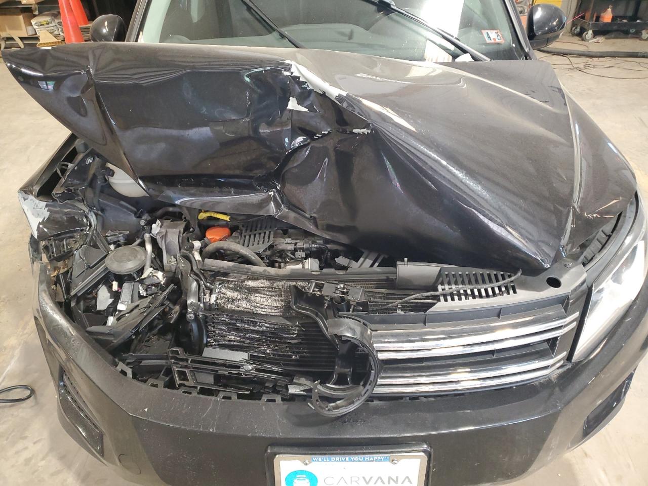 2017 Volkswagen Tiguan S VIN: WVGAV7AX9HK001637 Lot: 57260224