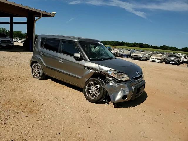 2010 Kia Soul + VIN: KNDJT2A22A7095208 Lot: 60337274