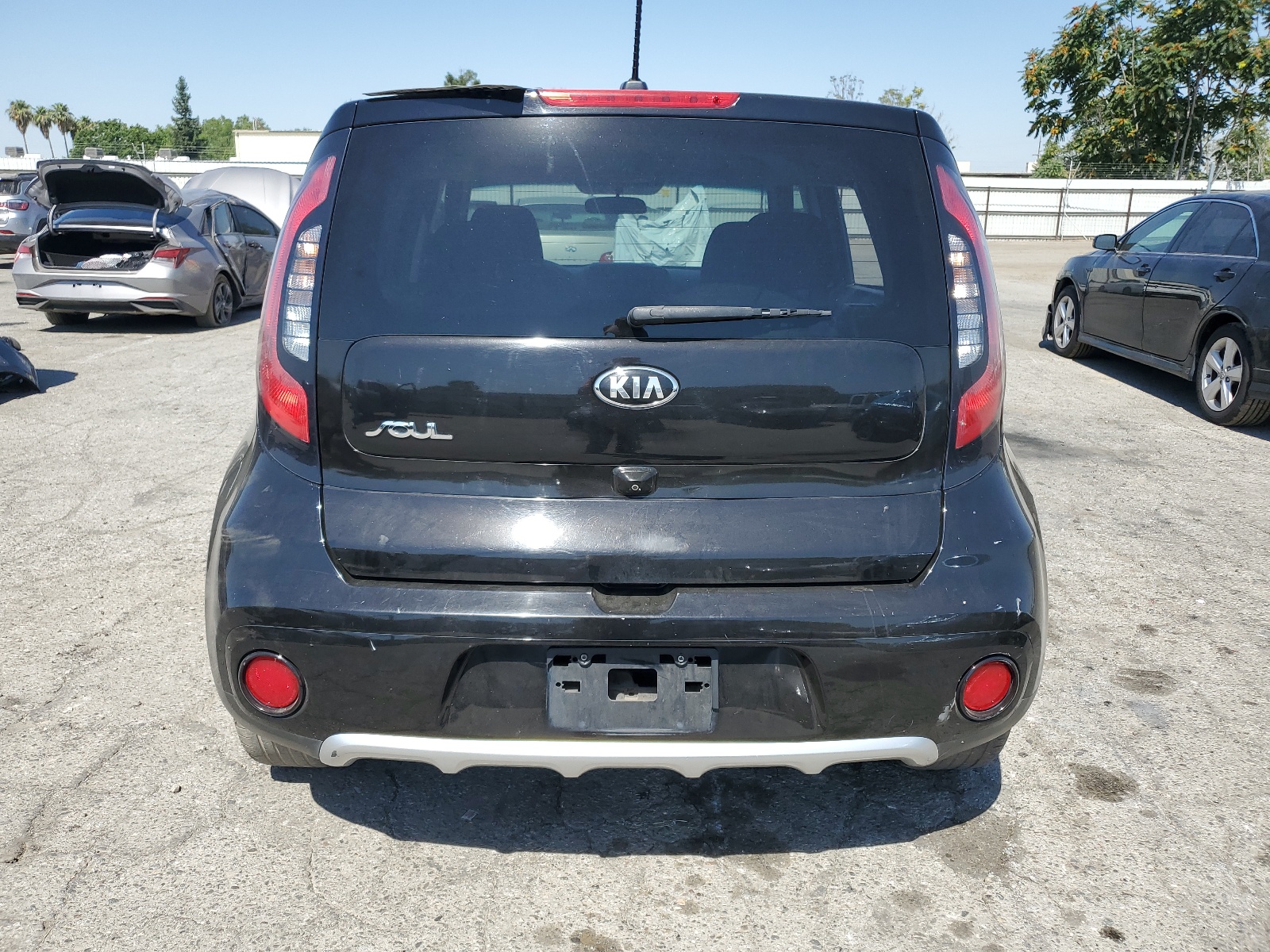 KNDJP3A53H7461482 2017 Kia Soul +