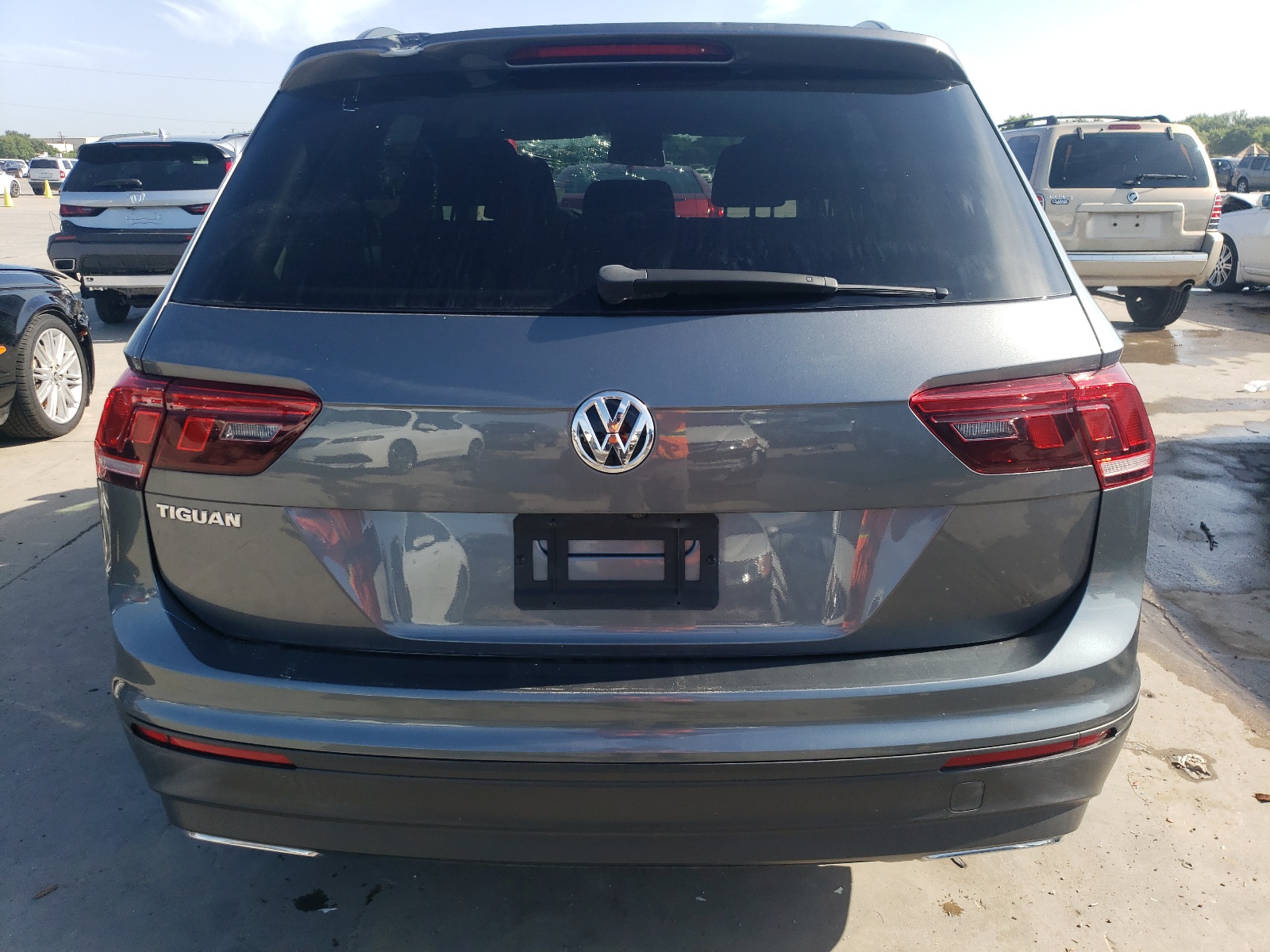 3VV1B7AX4KM182080 2019 Volkswagen Tiguan S