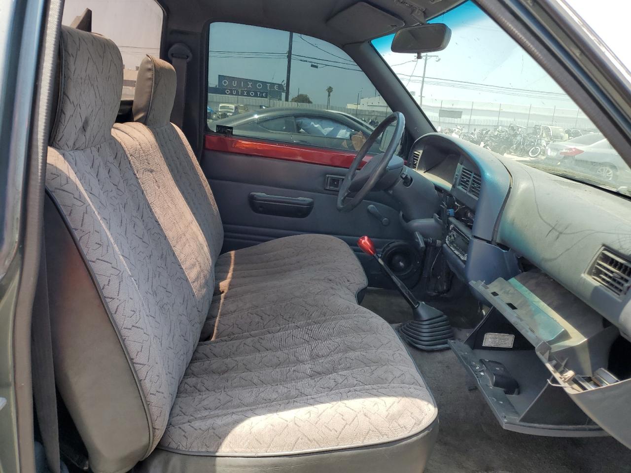 1993 Toyota Pickup 1/2 Ton Short Wheelbase Stb VIN: 4TARN81A5PZ136821 Lot: 59746404