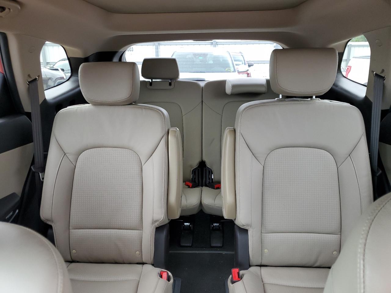2014 Hyundai Santa Fe - Image 10