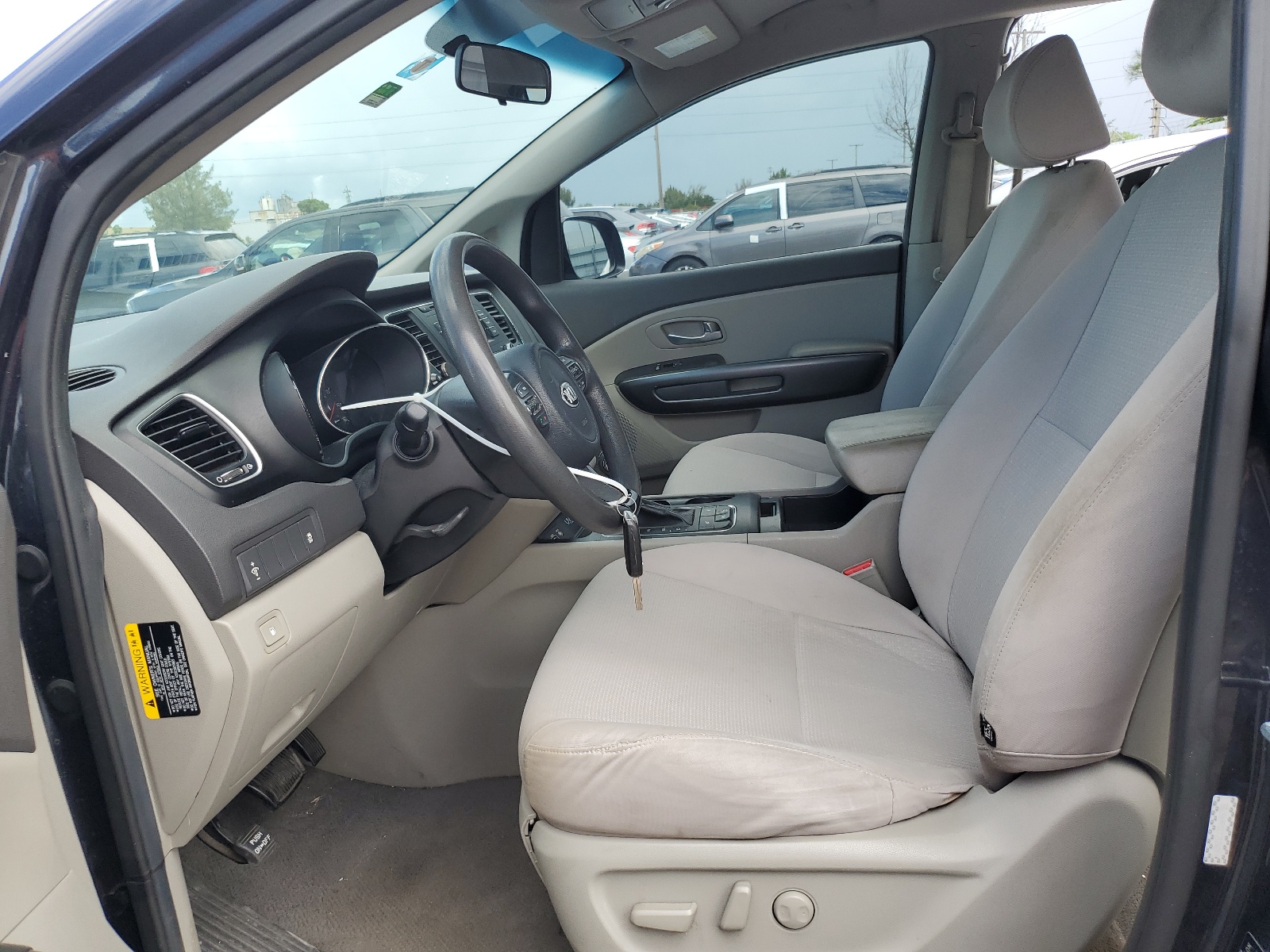 KNDMB5C13G6098705 2016 Kia Sedona Lx