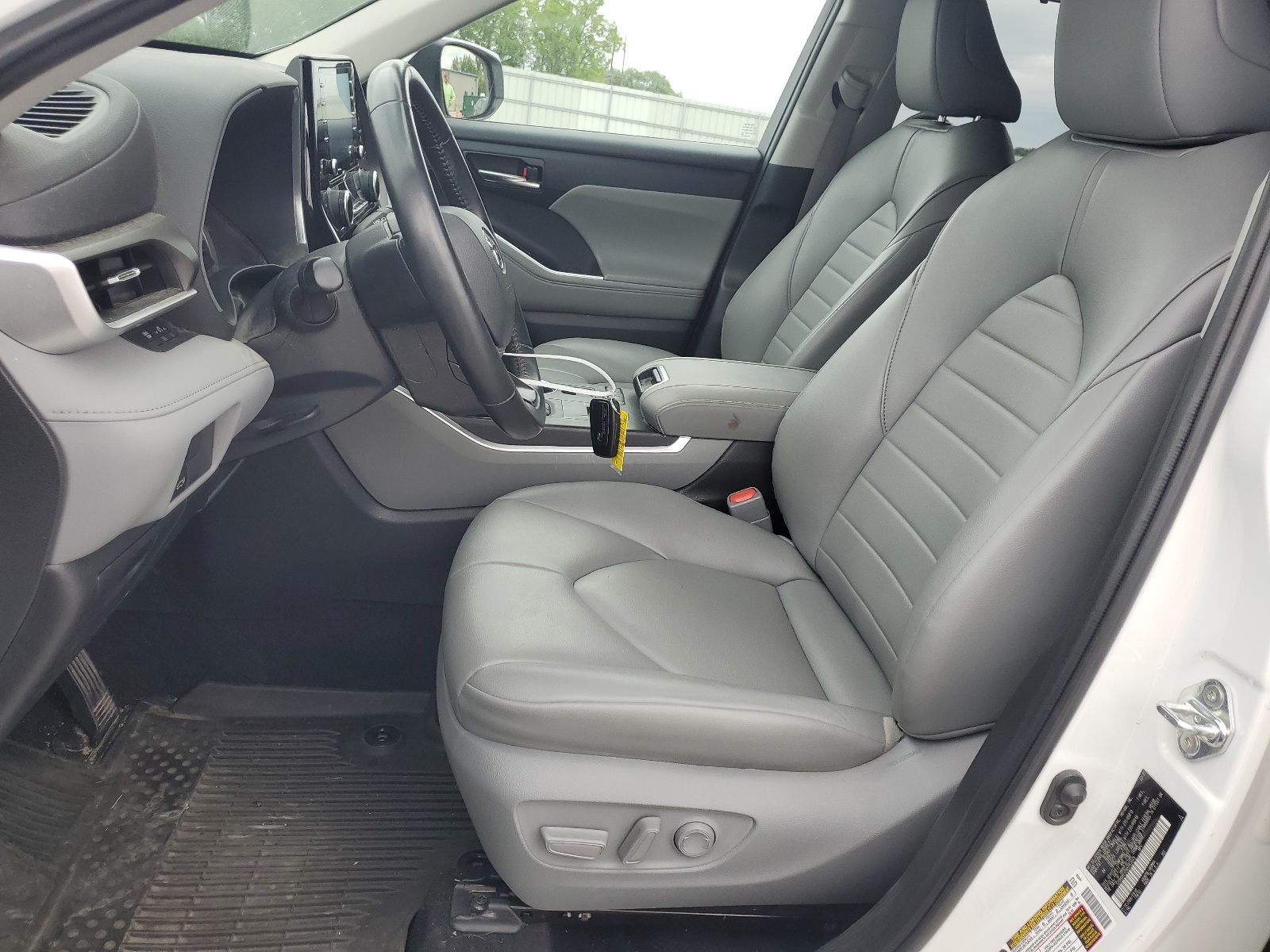 5TDHBRCH5NS552049 2022 Toyota Highlander Hybrid Xle