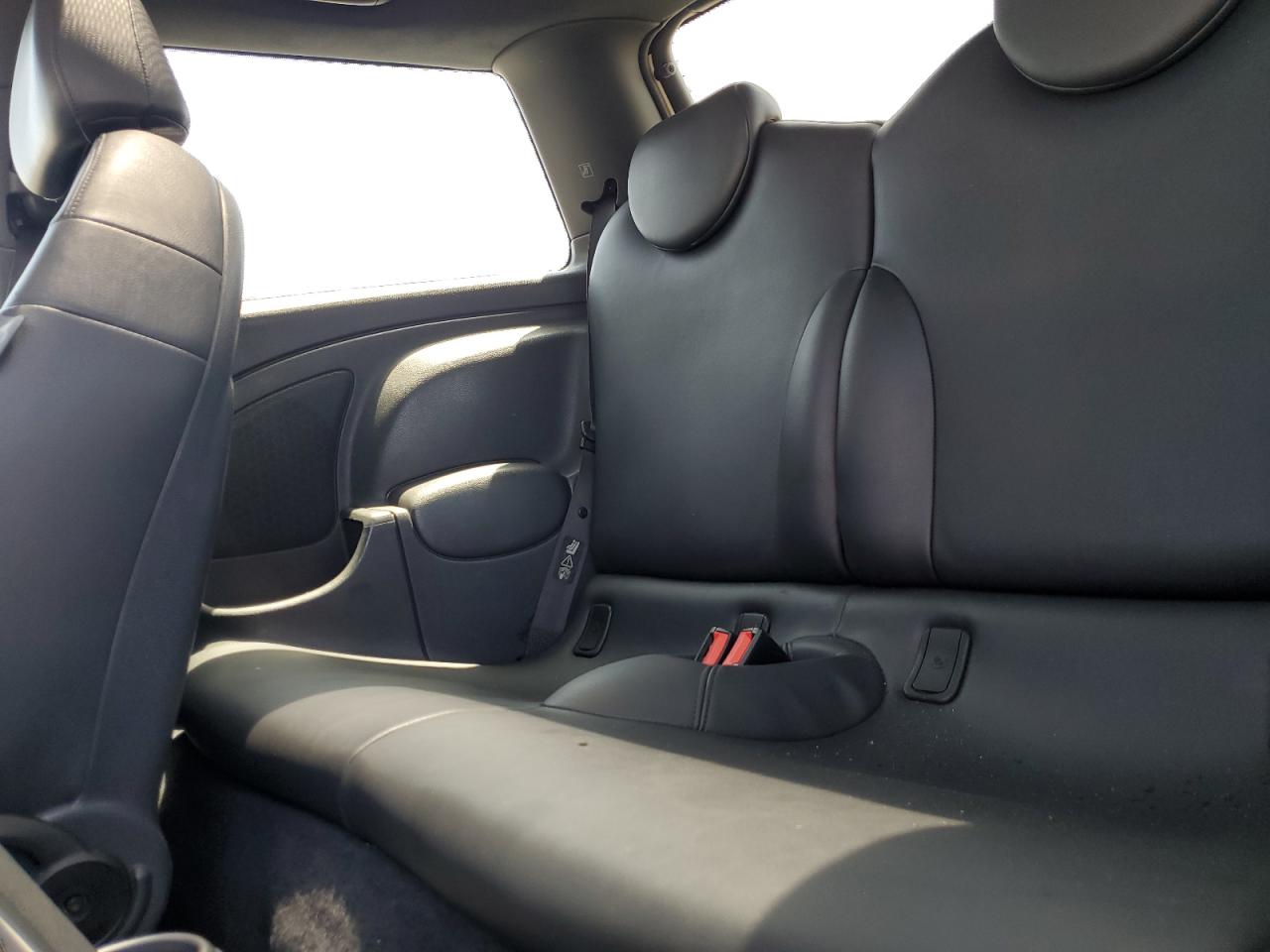 2005 Mini Cooper S VIN: WMWRE33585TL10174 Lot: 60820864