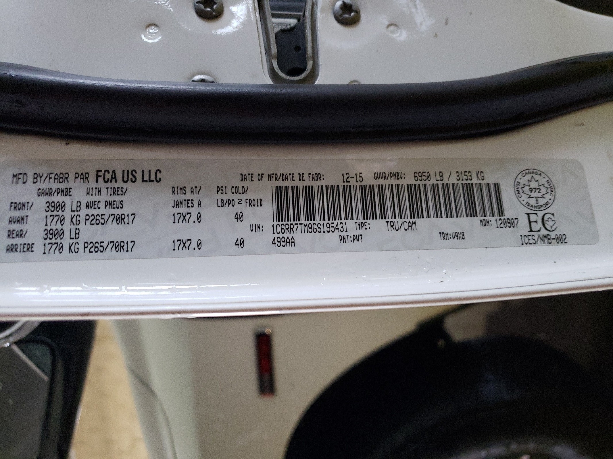 1C6RR7TM9GS195431 2016 Ram 1500 Slt