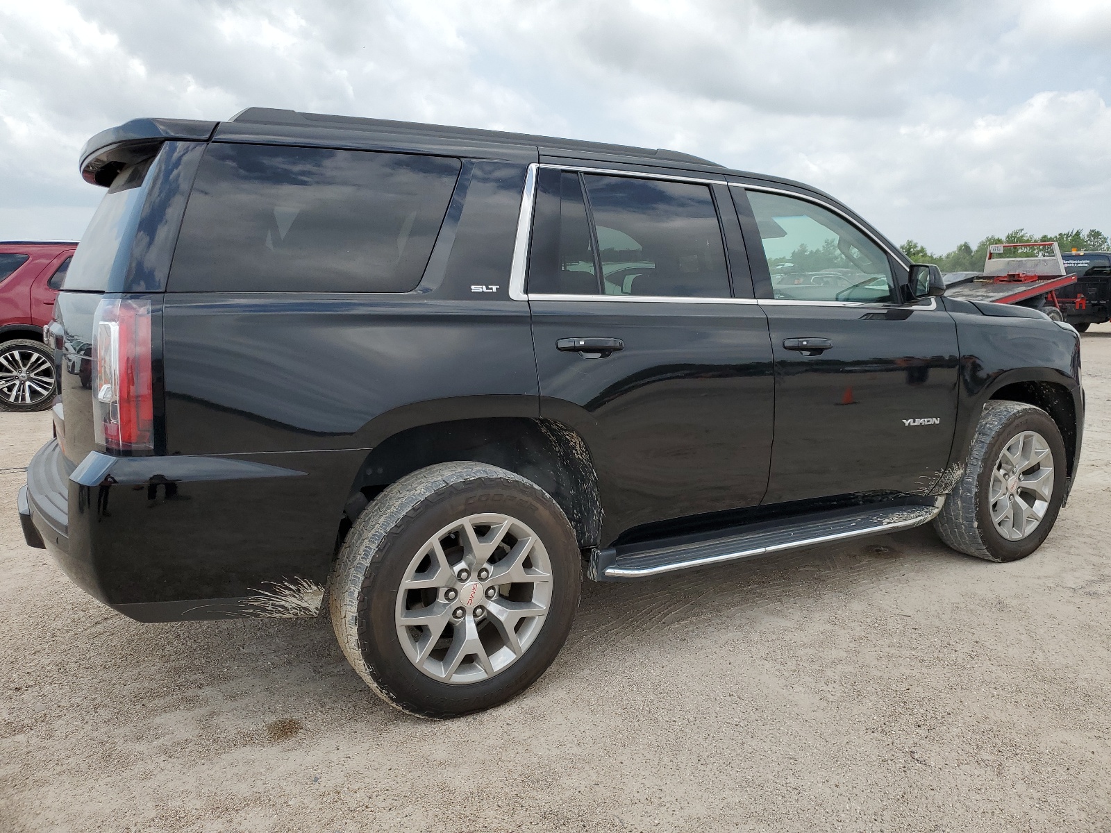 2019 GMC Yukon Slt vin: 1GKS2BKC8KR319641