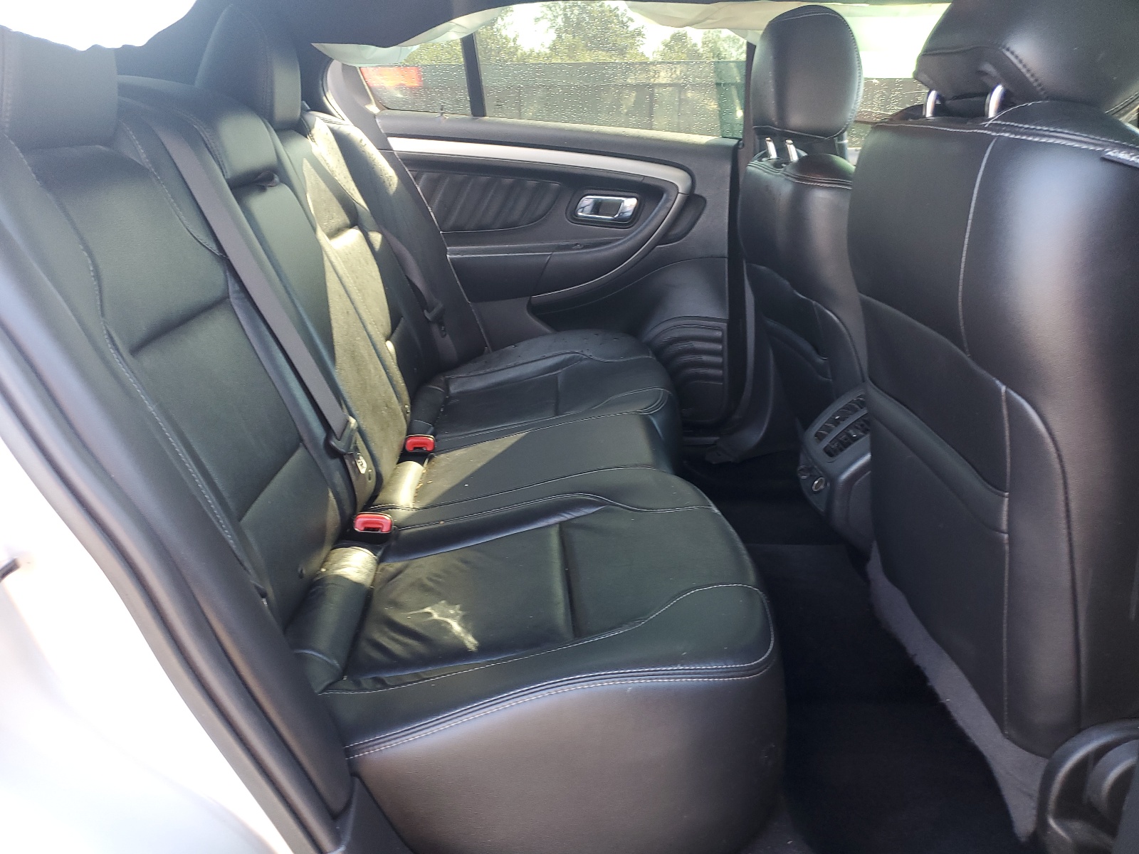 1FAHP2H87HG132329 2017 Ford Taurus Sel