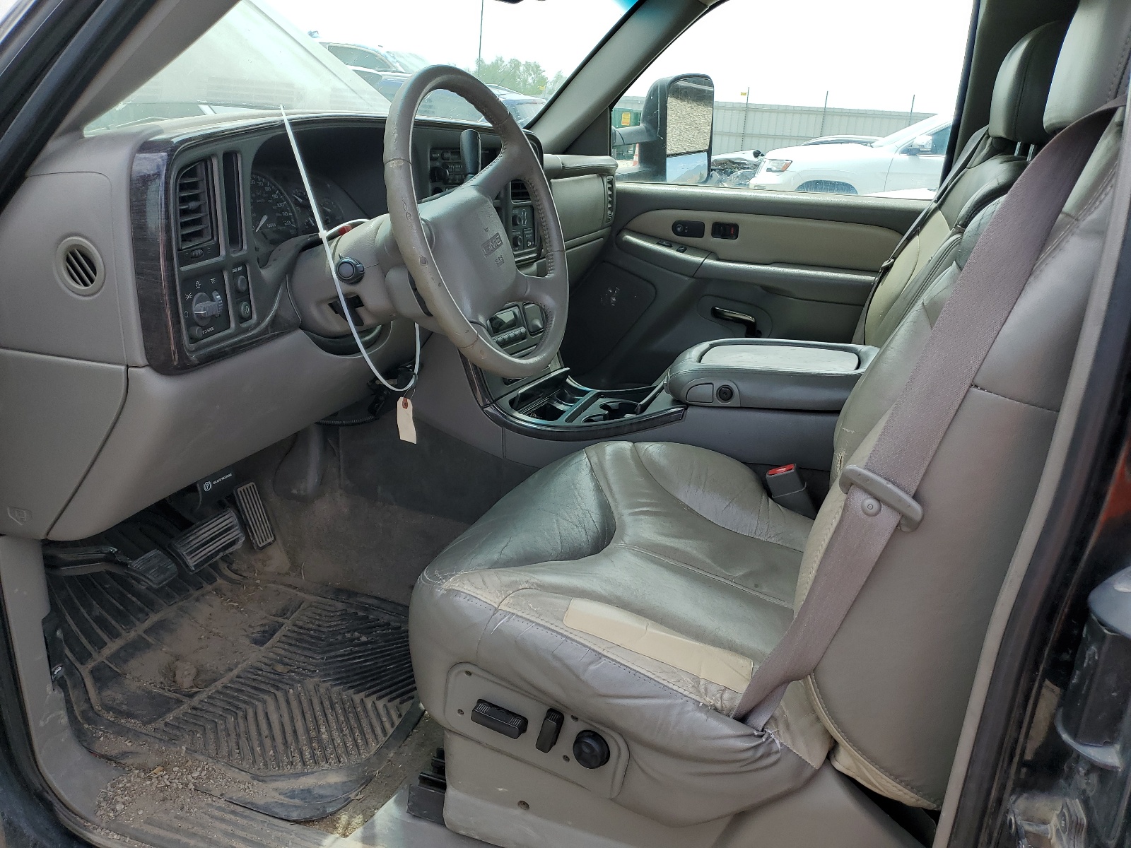 2GTFK69U921359903 2002 GMC Sierra K1500 Denali