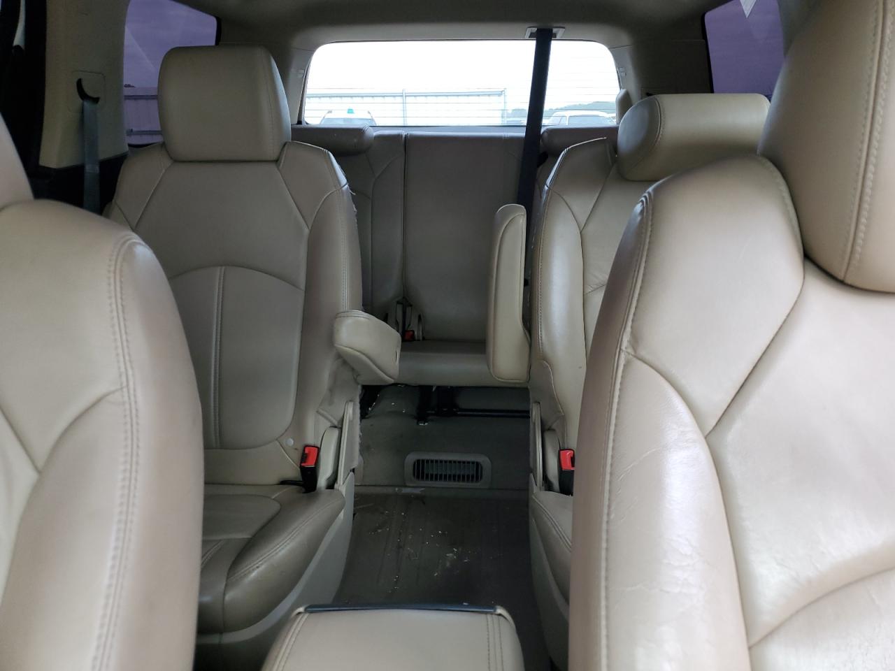 2011 GMC Acadia - Image 10