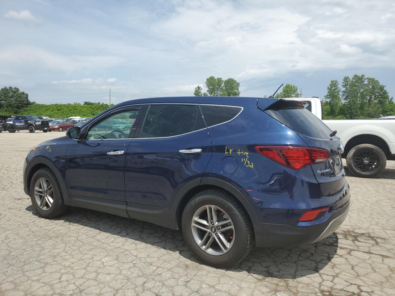 5XYZTDLB5JG507409 2018 HYUNDAI SANTA FE - Image 2