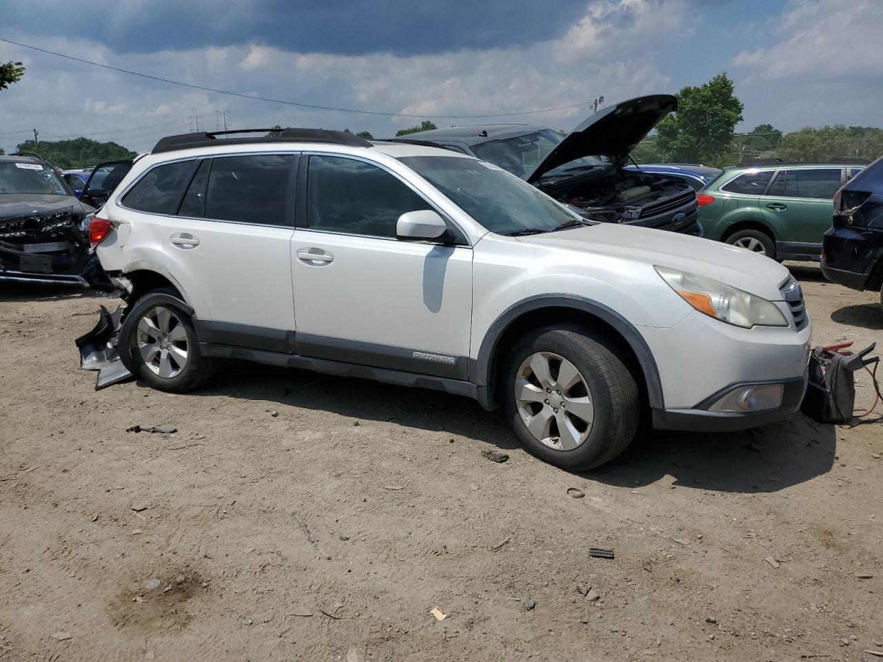 2011 Subaru Outback 2.5I Limited VIN: 4S4BRBKC4B3338757 Lot: 58876894