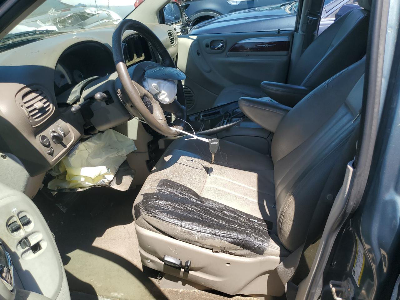 2006 Chrysler Town & Country Touring VIN: 2A4GP54L36R704665 Lot: 56937084