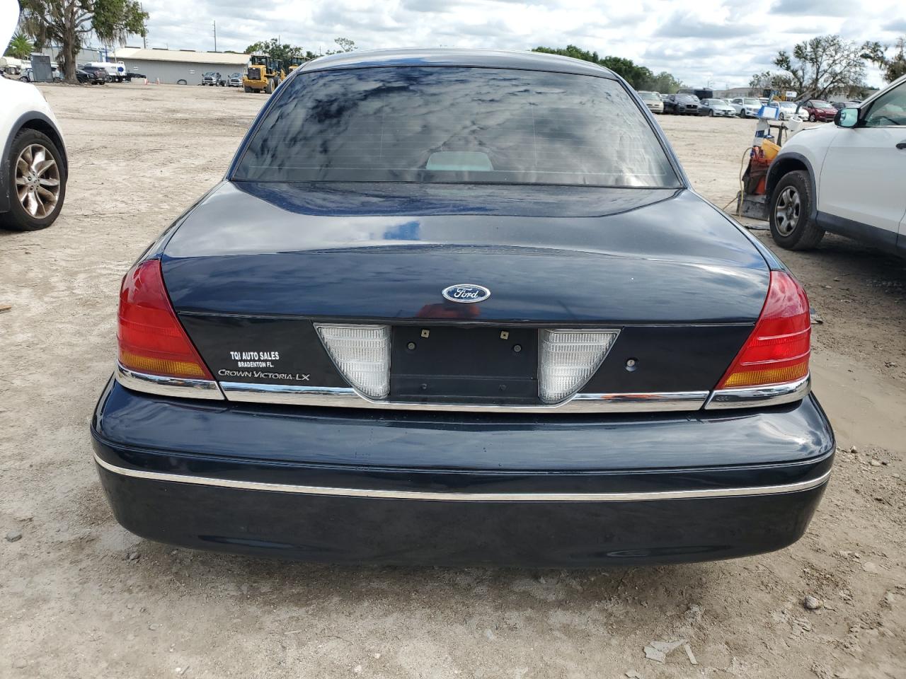 2001 Ford Crown Victoria Lx VIN: 2FAFP74W51X194143 Lot: 59100214