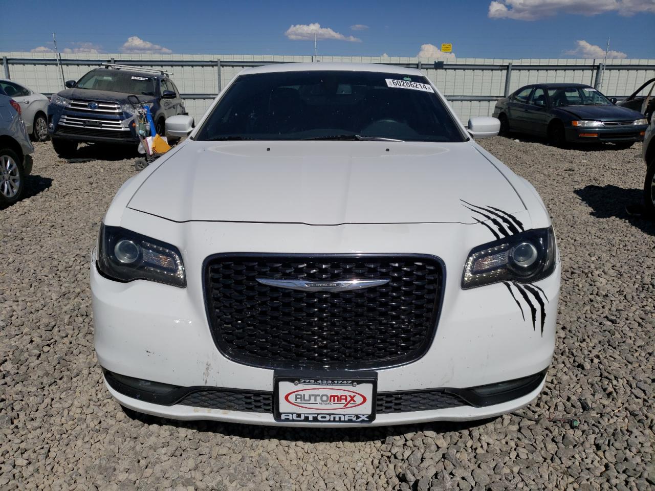 VIN 2C3CCABG0JH313930 2018 CHRYSLER 300 no.5