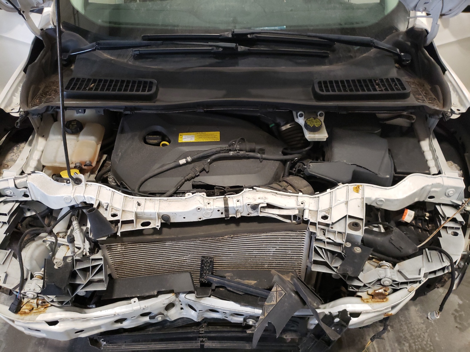 1FMCU9GX9GUB15543 2016 Ford Escape Se