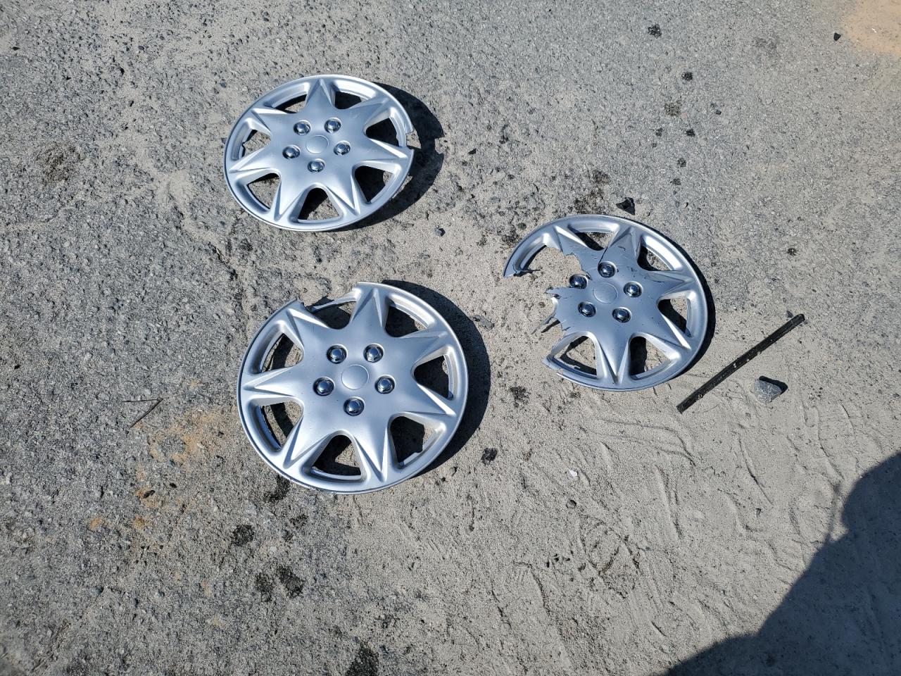 2018 Nissan Versa S VIN: 3N1CN7AP3JL878502 Lot: 57421004