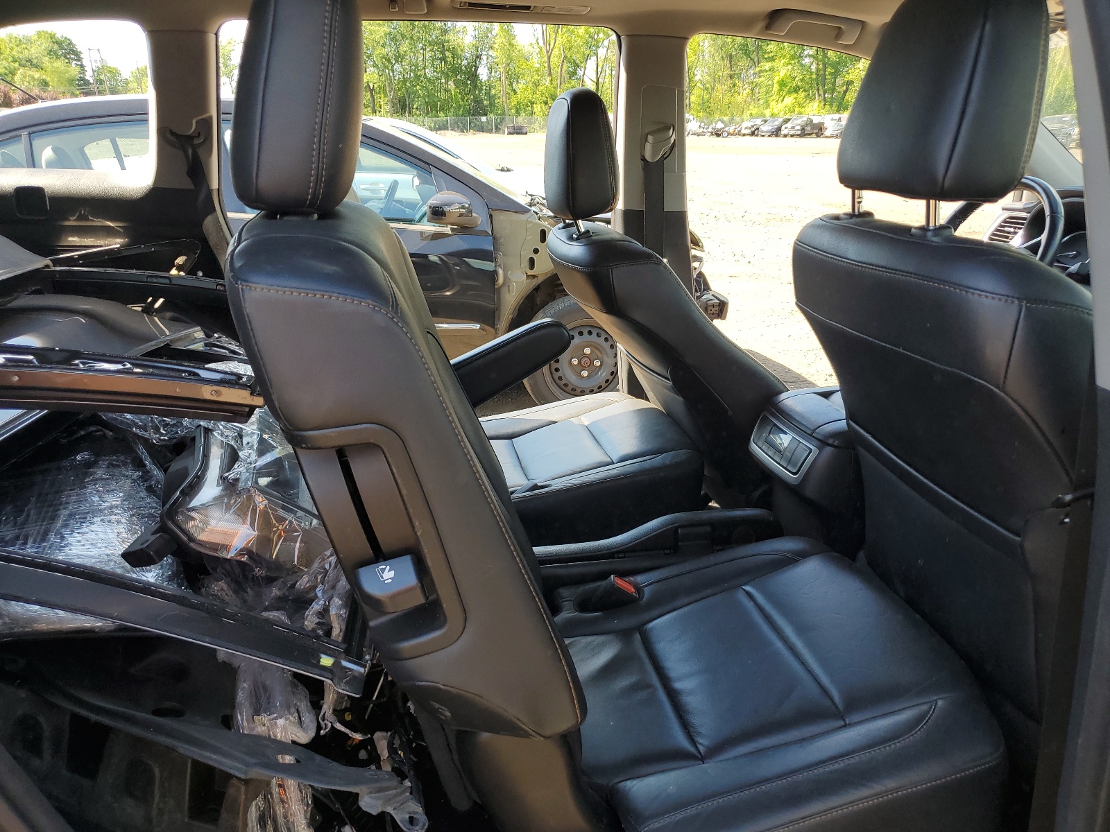 5TDJZRFHXHS357044 2017 Toyota Highlander Se