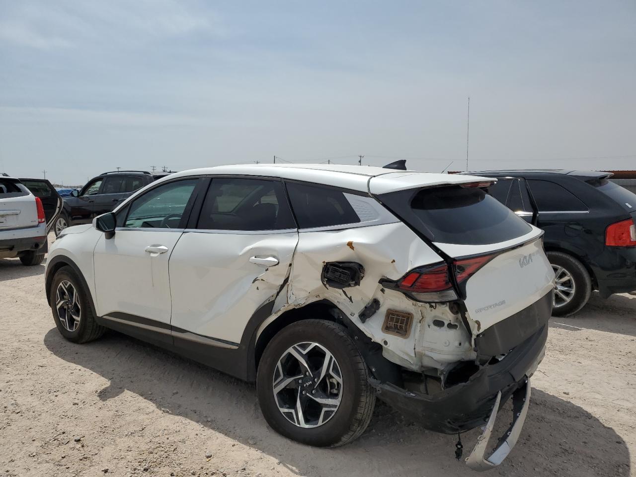 2023 Kia Sportage - Image 2