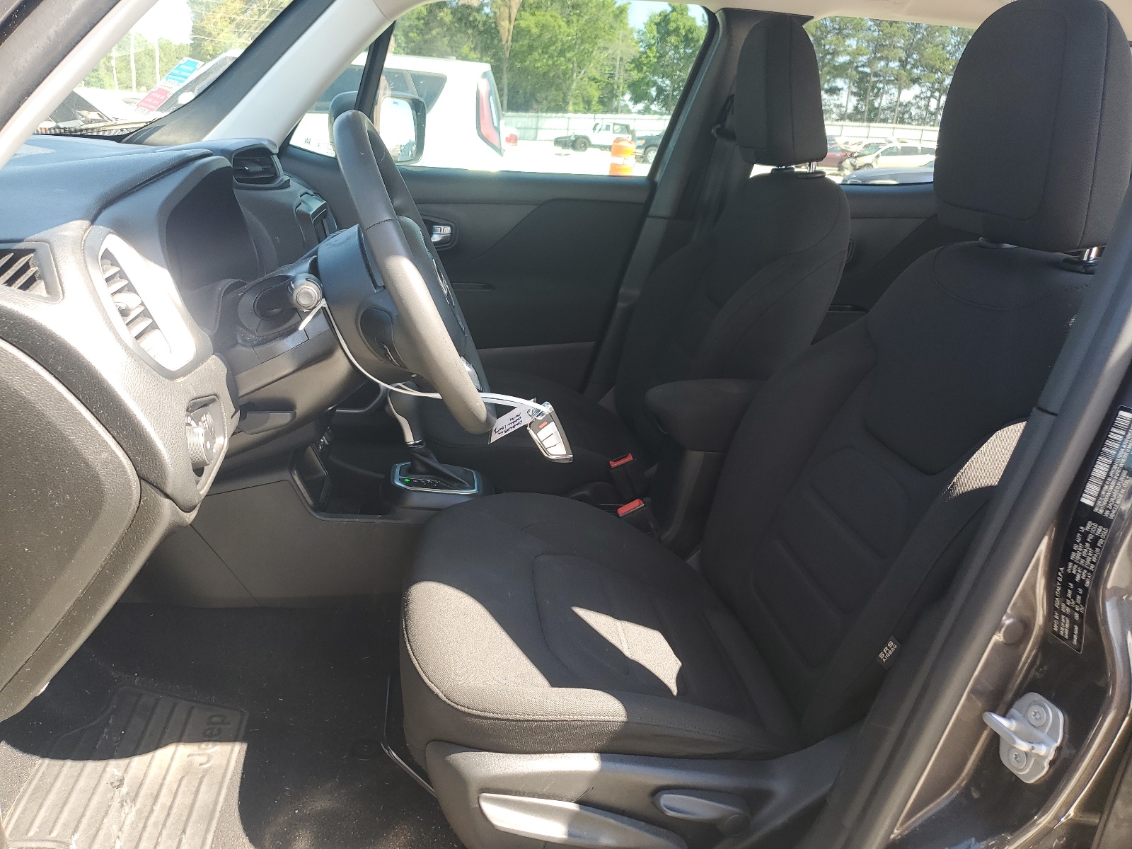 ZACNJABB1LPL90898 2020 Jeep Renegade Latitude