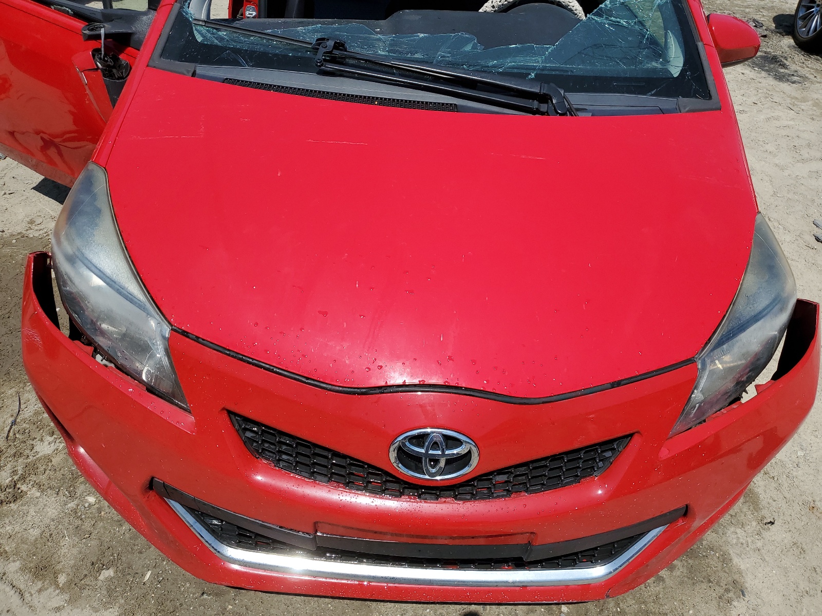 JTDKTUD31CD507465 2012 Toyota Yaris