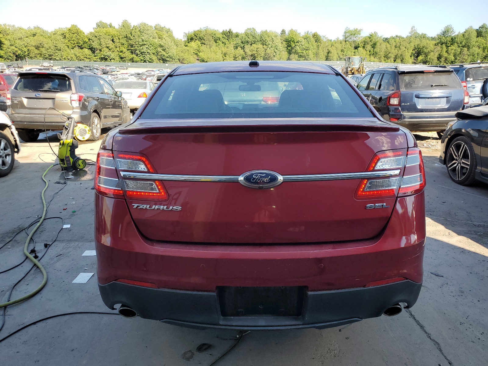 1FAHP2E89FG181047 2015 Ford Taurus Sel