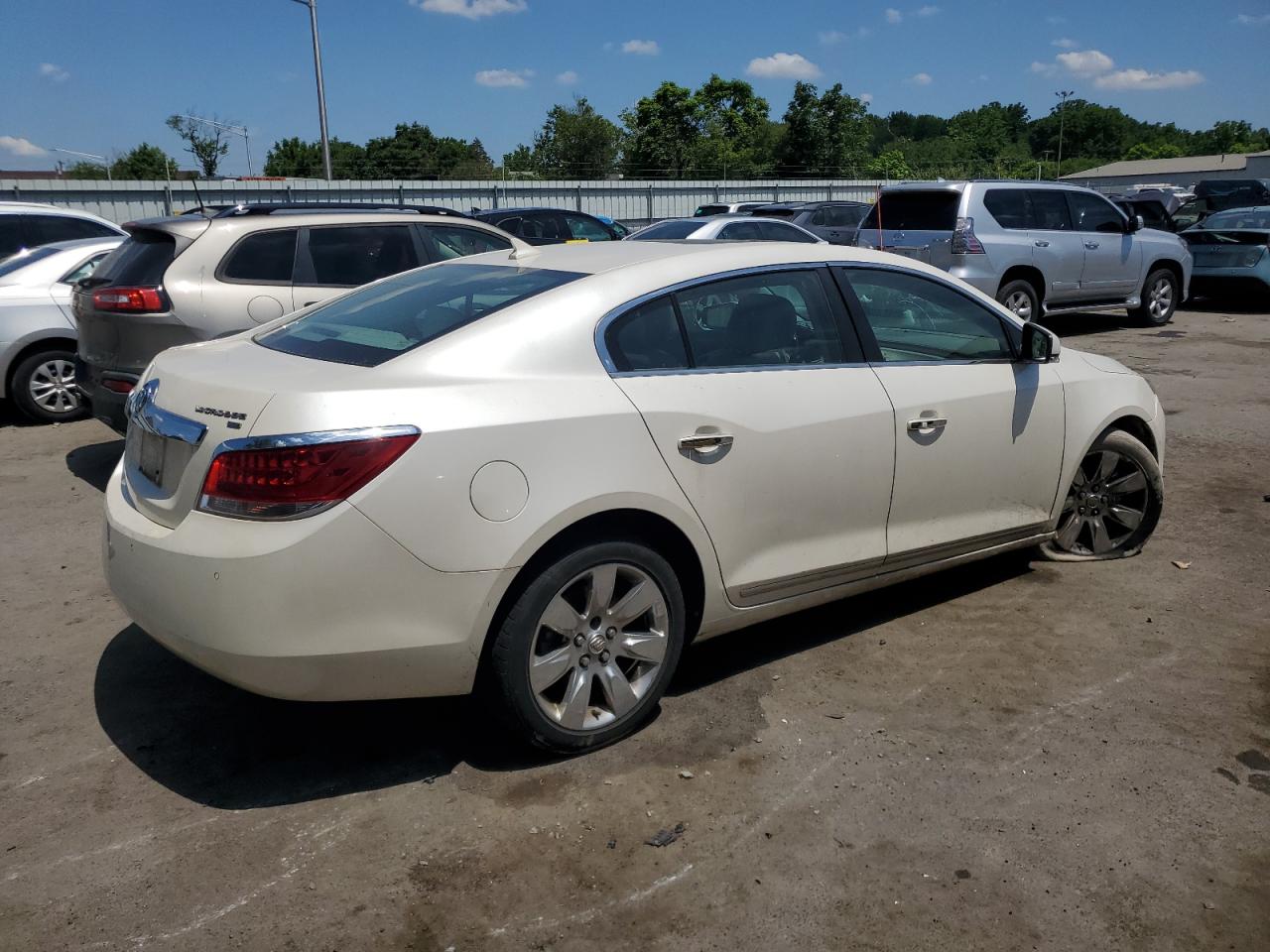 2011 Buick LaCrosse - Image 3