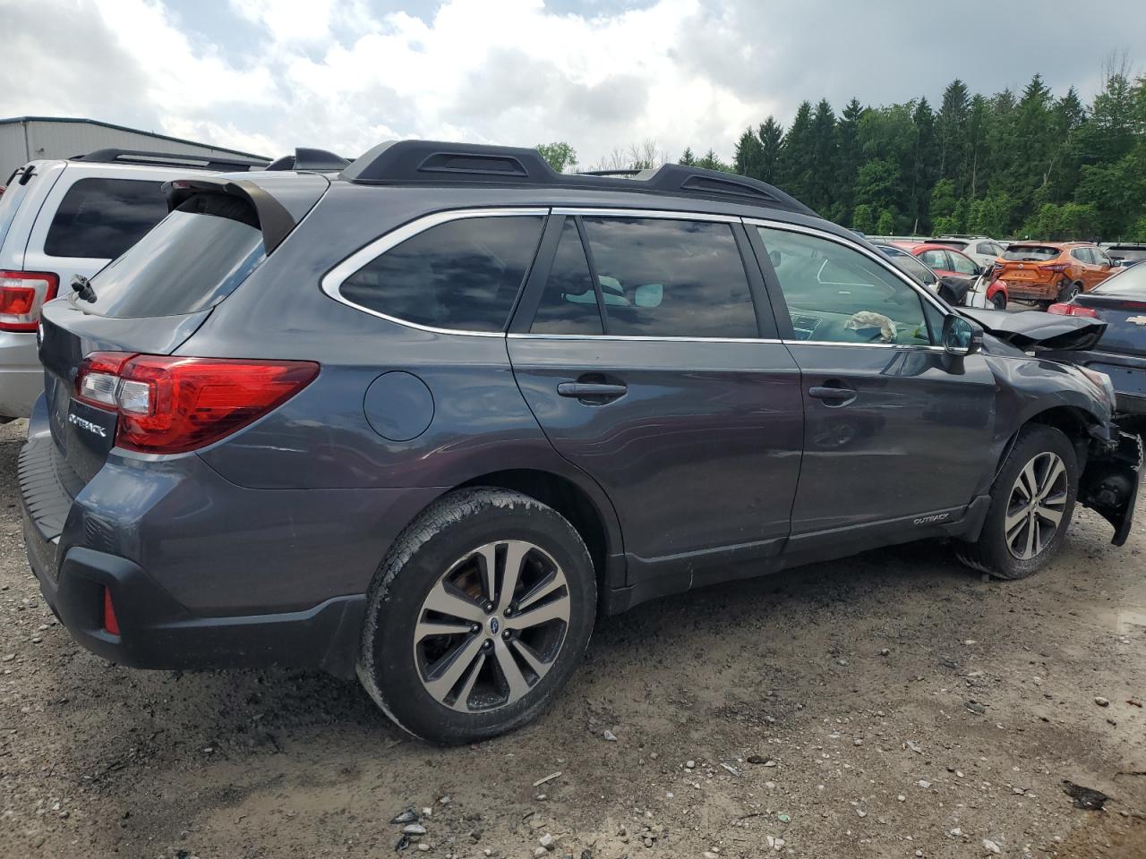 4S4BSAKC6J3273813 2018 Subaru Outback 2.5I Limited