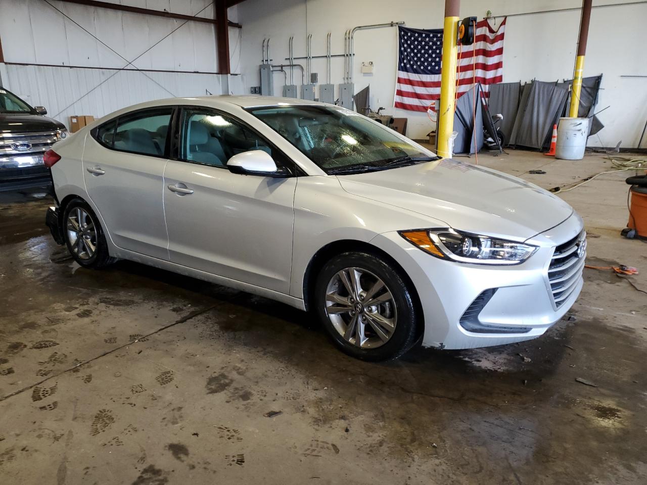 2017 Hyundai Elantra - Image 4