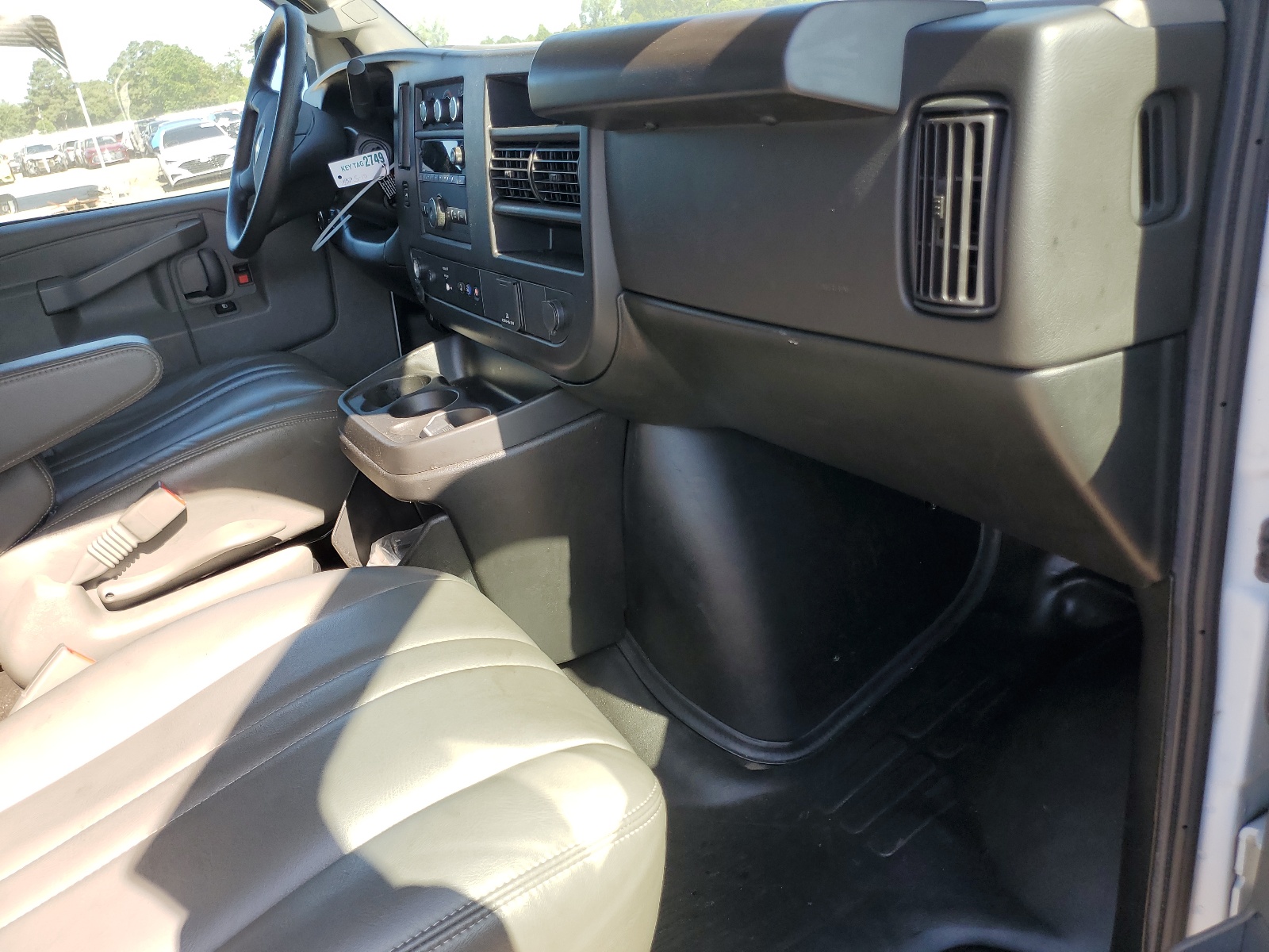 1GCWGAFP8N1219077 2022 Chevrolet Express G2500