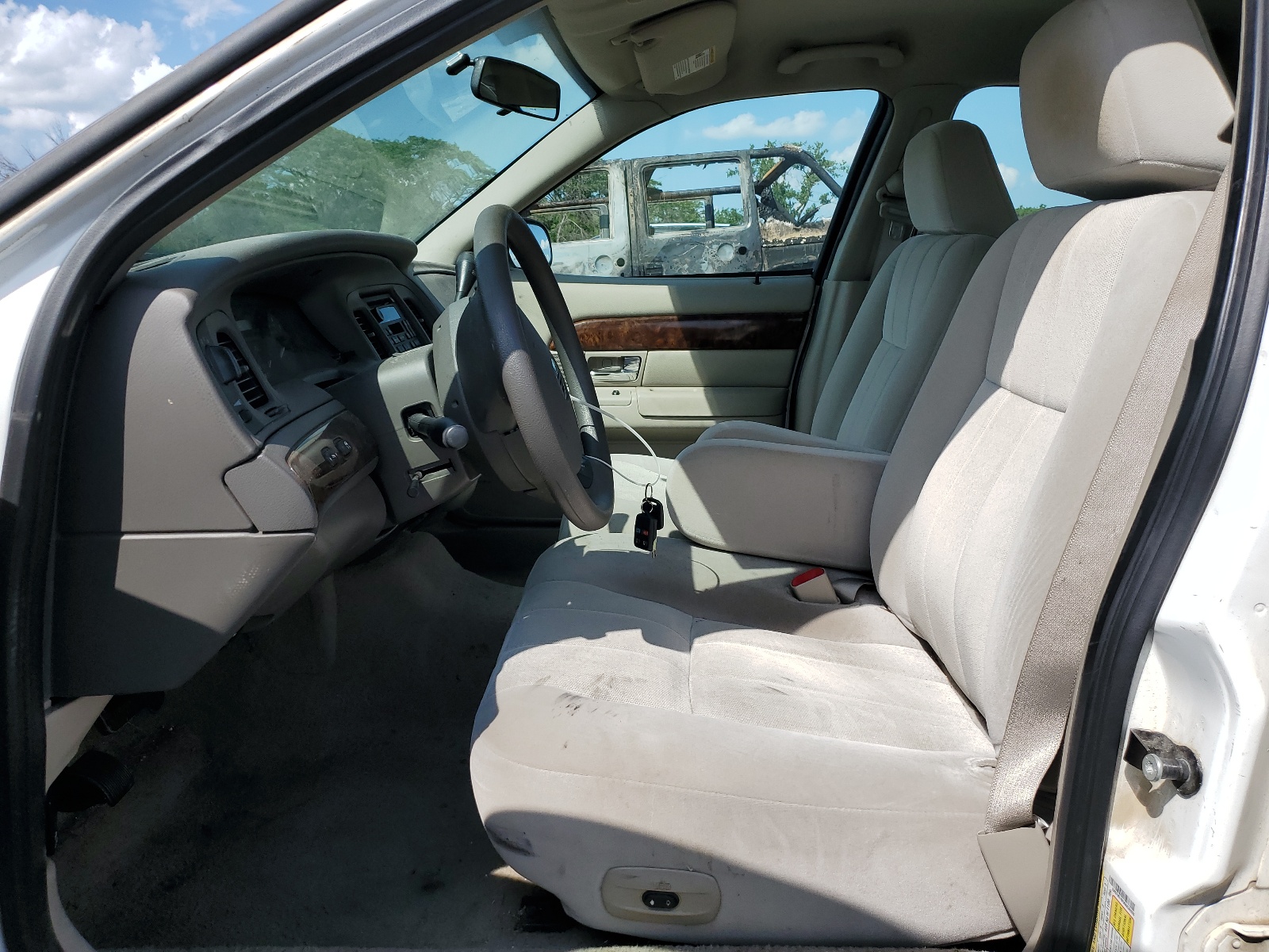 2MEFM74V06X636505 2006 Mercury Grand Marquis Gs