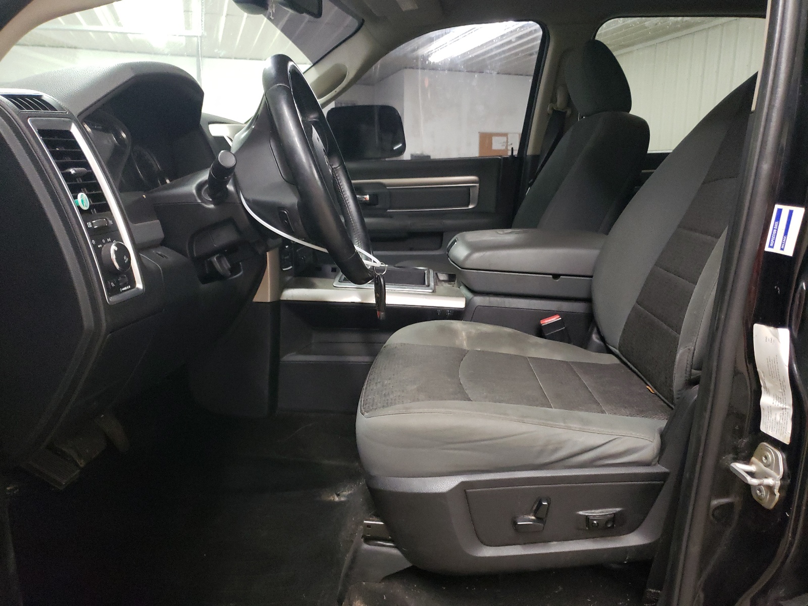 1C6RR7TM0FS556088 2015 Ram 1500 Slt