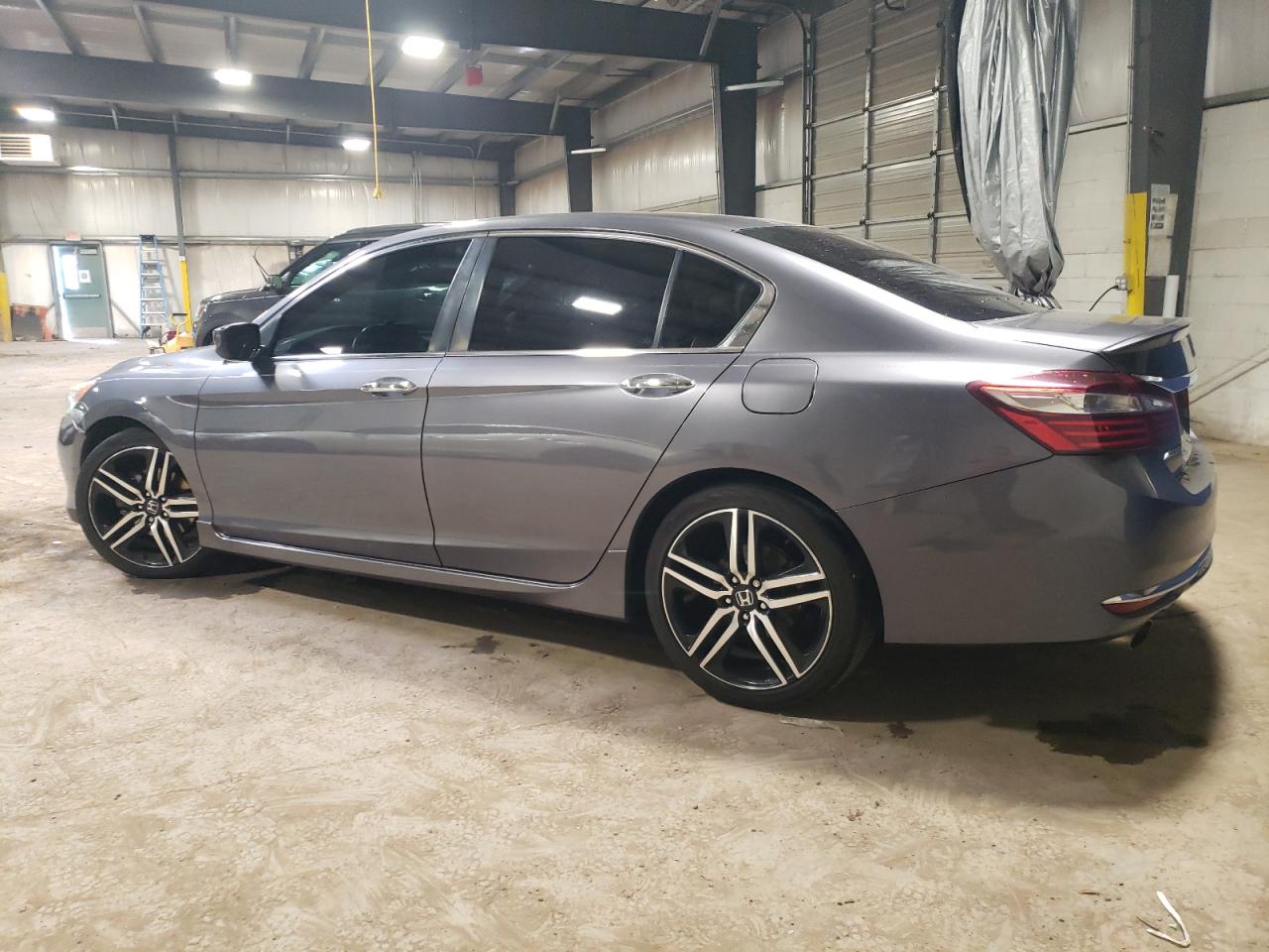 1HGCR2F59GA241028 2016 HONDA ACCORD - Image 2