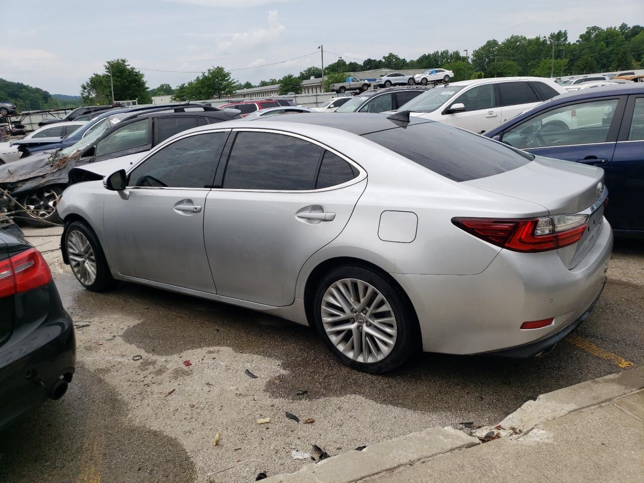 58ABK1GG3GU010802 2016 LEXUS ES - Image 2