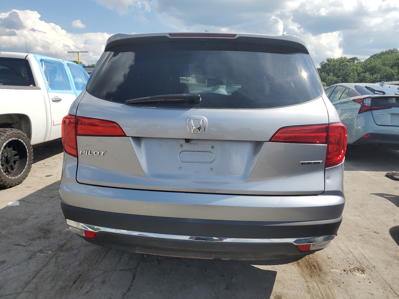 5FNYF5H90HB004239 2017 Honda Pilot Touring