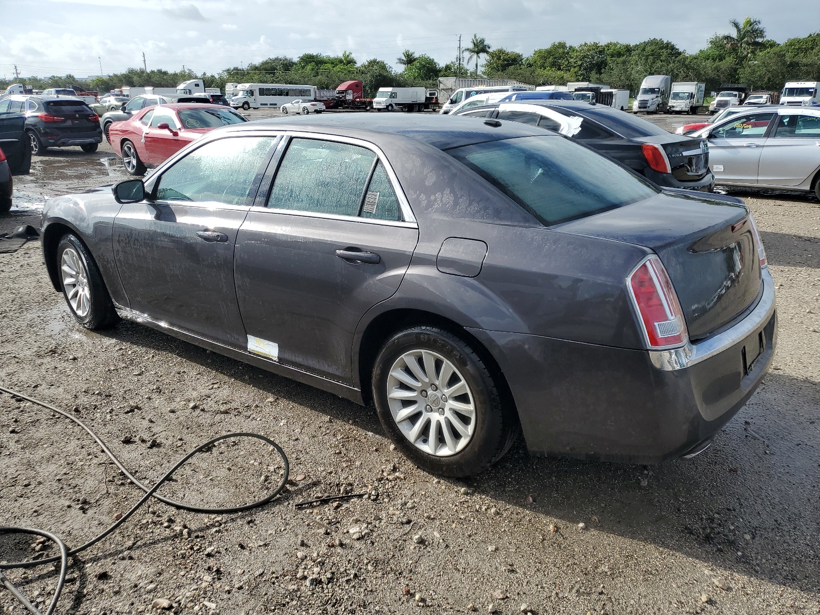 2014 Chrysler 300 vin: 2C3CCAAG1EH181347