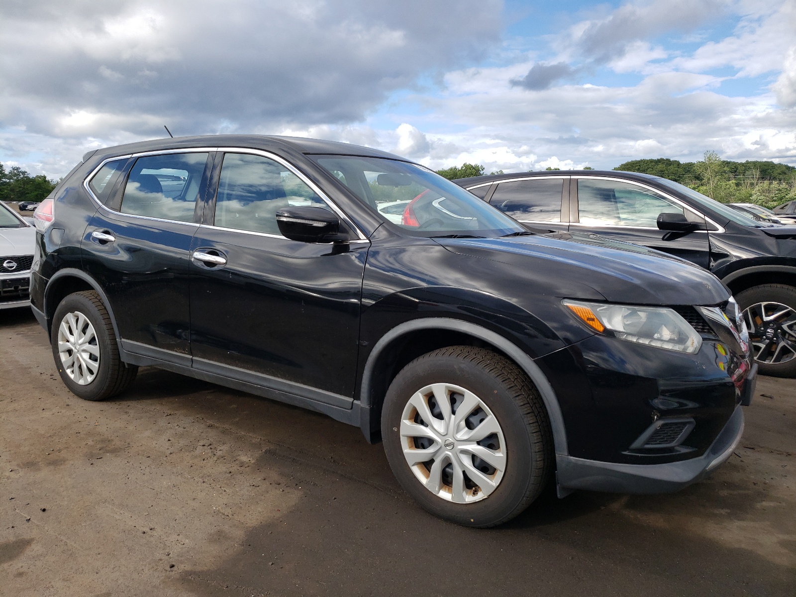 2015 Nissan Rogue S vin: KNMAT2MV0FP523922