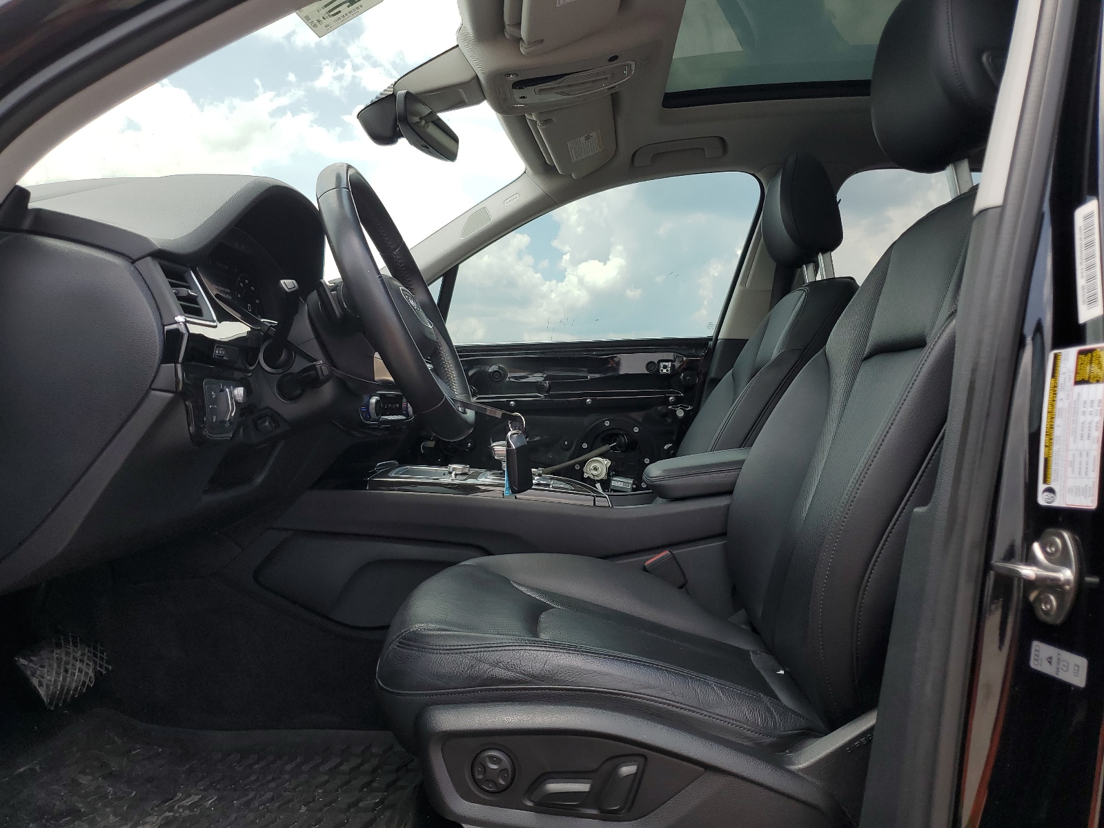 WA1VAAF75KD010073 2019 Audi Q7 Prestige