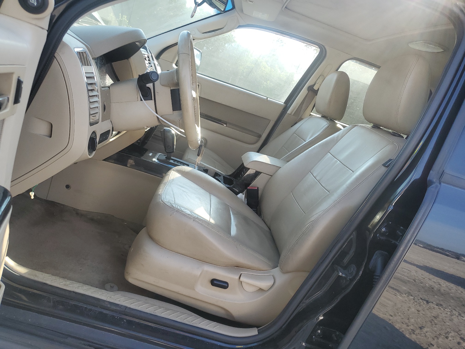 1FMCU0E71BKB48250 2011 Ford Escape Limited