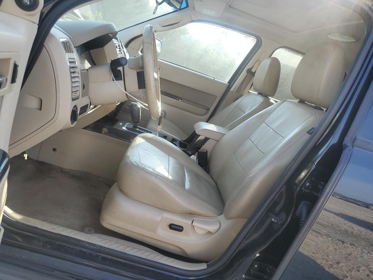 2011 Ford Escape Limited VIN: 1FMCU0E71BKB48250 Lot: 58919674