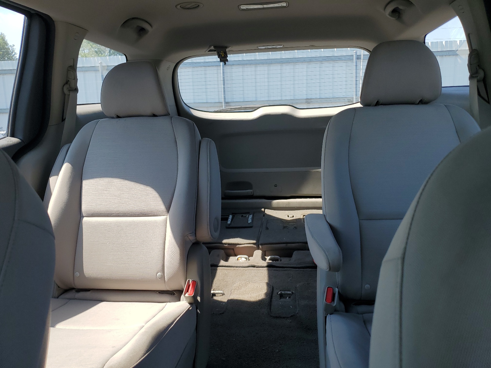 KNDMA5C17F6015665 2015 Kia Sedona L