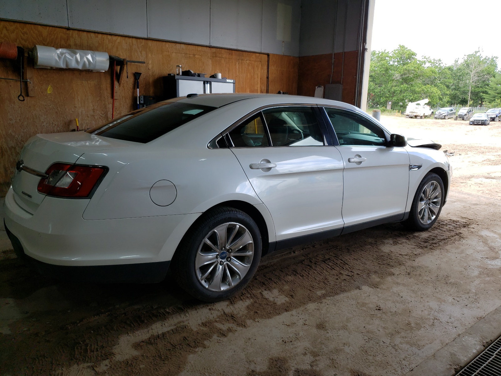 1FAHP2FW6AG114492 2010 Ford Taurus Limited