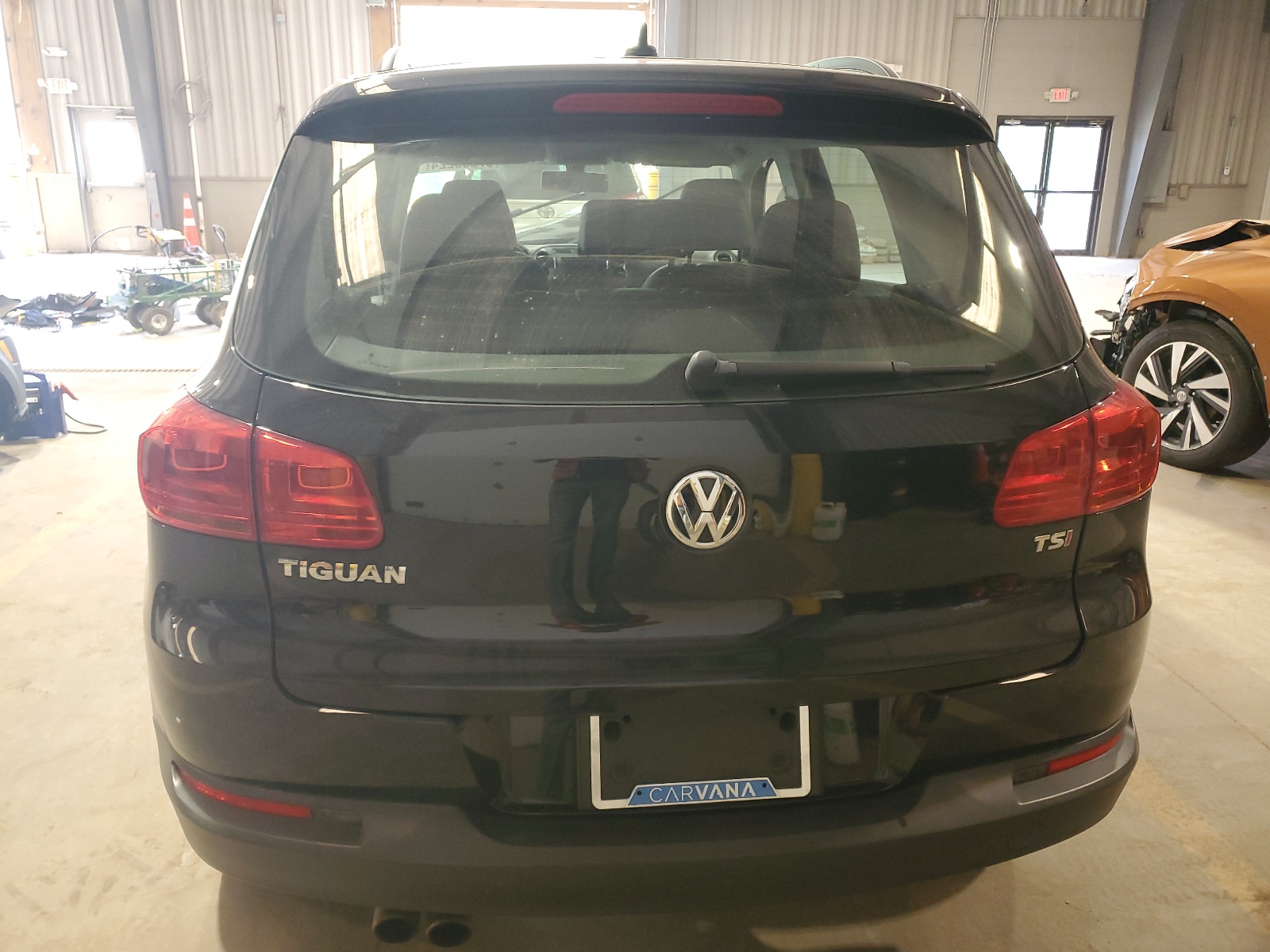 WVGAV7AX9HK001637 2017 Volkswagen Tiguan S
